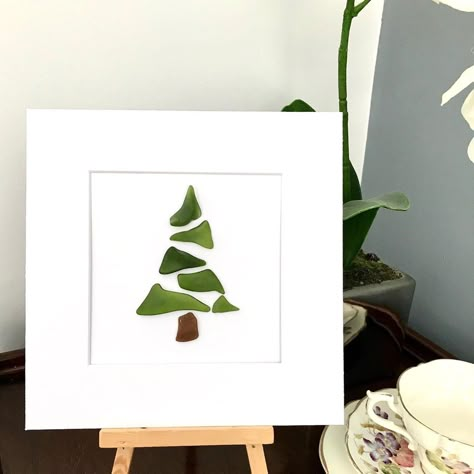 Sea Glass Xmas Trees, Christmas Sea Glass Crafts, Seaglass Tree, Green Sea Glass Art, Sea Glass Christmas Trees, Sea Glass Tree, Sea Glass Christmas Tree Diy, Sea Glass Cards, Sea Glass Christmas