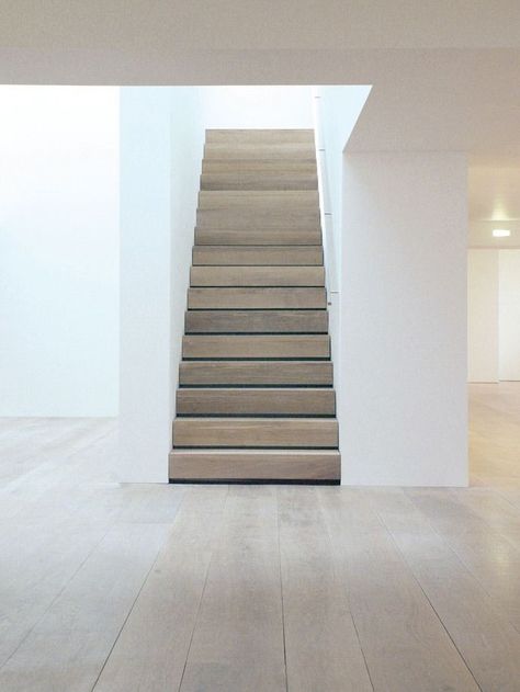 Get started on liberating your interior design at Decoraid in your city! NY | SF | CHI | DC | BOS | LDN https://www.decoraid.com Stairs Modern, Contemporary Stairs, Stairs Ideas, Escalier Design, Wood Staircase, John Pawson, Modern Stairs, Wooden Stairs, Wood Stairs