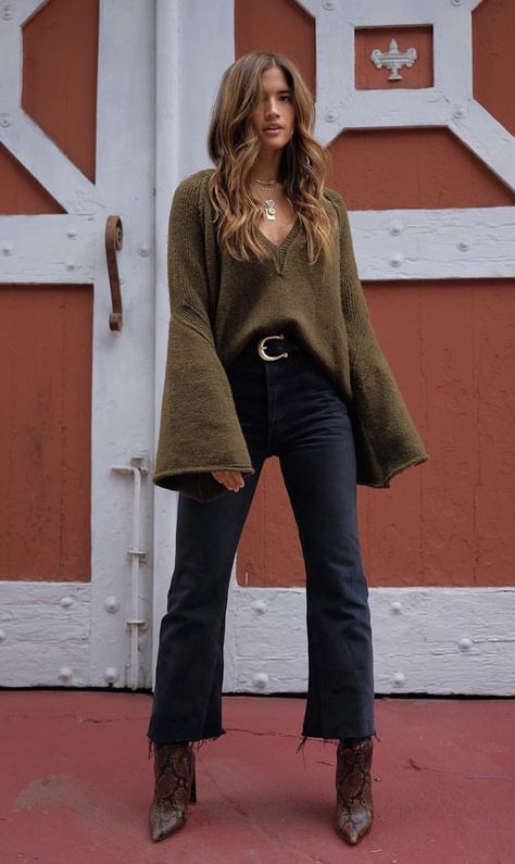 Spring Outfit Women, Look Boho Chic, Outfit Chic, Mode Boho, Moda Jeans, Looks Black, Brunch Outfit, Rainy Day Outfit, Casual Winter Outfits