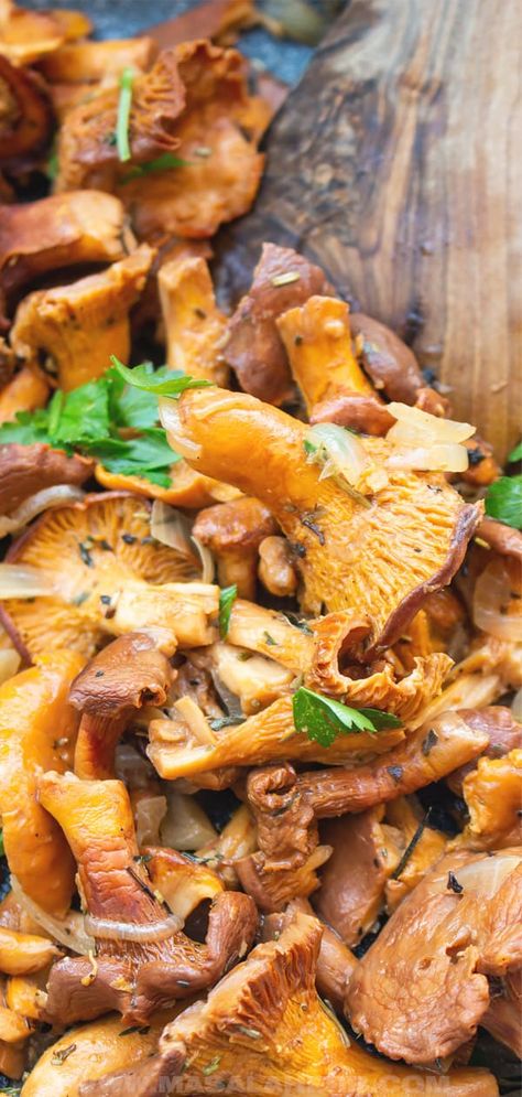 Mushroom Side Dish, Chanterelle Mushroom Recipes, Chanterelle Recipes, Asain Food, Mushroom Side Dishes, Chanterelle Mushrooms, Mushroom Varieties, Mushroom Dish, Bariatric Eating