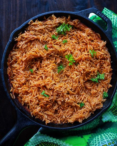 Cameroonian jollof with fresh herbs Spiced Rice, West African Food, Ripe Plantain, Jollof Rice, Food Heaven, Kebabs, African Food, Inspired Recipes, Rice Dishes