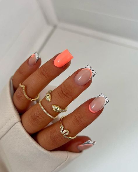 Cute Birthday Nails Short Gel, Hawaii Nails Ideas Square, Simple Zebra Nails, Cute Short Holiday Nails, Simple Biab Designs, Biab Nail Inspiration, Biab Nail Design Holidays, Square Nails French Tip Design, Cute Biab Nail Designs