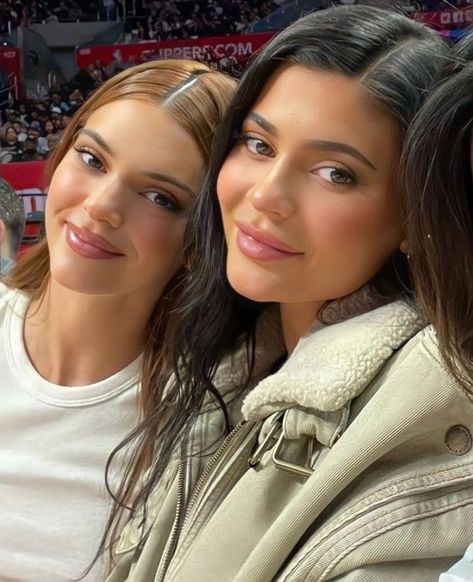 Kily Jenner, Stile Kylie Jenner, Kendall Jenner Face, Kylie Jenner Photoshoot, Kylie Jenner Look, Best Friend Couples, Kylie J, Jenner Sisters, Kardashian Family