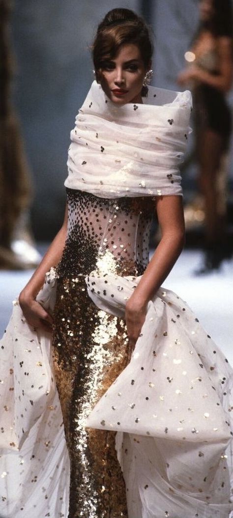 Haute Couture Style, Karl Lagerfeld Fashion, Devon Aoki, Chanel Runway, Chanel Couture, Chanel Haute Couture, Couture Mode, Christy Turlington, Couture Runway