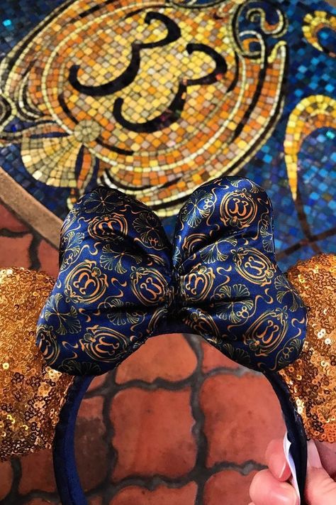 Disneyland’s Club 33 Mouse Ears Are Without a Doubt the Most Exclusive Pair Yet Club 33 Disneyland, Club 33, Diy Mickey Ears, Disney Bows, Disney Mickey Ears, Disneyland Outfits, Disney Designs, Mickey Mouse Ears, Disney Tips