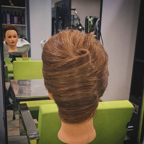 This evenings French pleat hairstyle, timeless and elegant ✨️ Www.shapeshifthairandbeauty.co.uk #frenchtwist #updo #hairstyles #nails #weddinghair #nailsofinstagram #hair #nailart #bridalhair #updos #bridalupdo #frenchnails #wedding #gelnails #bride #naildesign #beauty #nailsonfleek #ootd #frenchmanicure #makeup #messyupdo #weddinghairstyles #kenraprofessional #fashion #bridalhairstyle #goldleaf #stylist #hairtrends #gelpolish French Pleat, Messy Updo, Updo Hairstyles, Bridal Updo, French Twist, French Manicure, Nails On Fleek, French Nails, Hair Trends