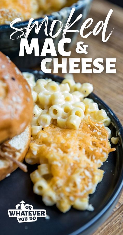 Traeger Smoked Mac and Cheese - Easy grilled macaroni and cheese Betty Crocker Scalloped Potatoes, Smoked Mac N Cheese Recipe, Smoked Dishes, Traeger Cooking, Smoked Mac And Cheese, Traeger Grill Recipes, Easy Mac N Cheese, Outdoor Cooking Recipes, Big Families