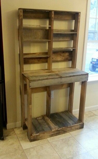 Pallet project Pallet Project, Wooden Pallet Furniture, Pallet Creations, Wooden Pallet Projects, Pallet Shelves, Potting Bench, Recycled Pallets, Pallet Garden, Pallet Crafts