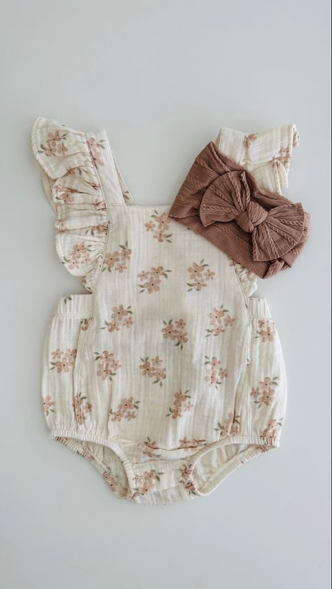 Aesthetic Newborn Clothes, Baby Girl Boho Outfits, Baby Girl Necessities, Cute Infant Outfits, Baby Girl Coming Home Outfit Summer, Newborn Clothes Summer, Bubble Romper Baby Girl, Newborn Girl Summer Outfits, Spring Baby Girl Outfits