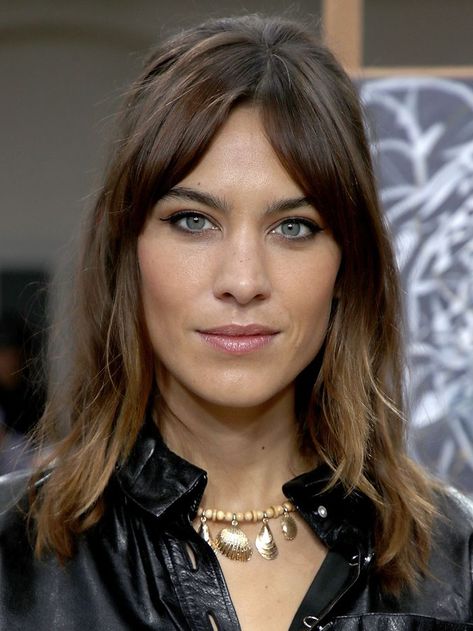 The Best Fringe for Every Face Shape, According to a Celebrity Hairstylist Fringe For Oblong Face, Fringe For Long Face, Fringe For Small Forehead, Fringe For Oval Face Shape, Haircut Ideas For Long Hair Face Shapes, Side Curtain Bangs Long Hair, Side Fringe Haircut, French Fringe Long Hair, Bangs For Long Face Shape