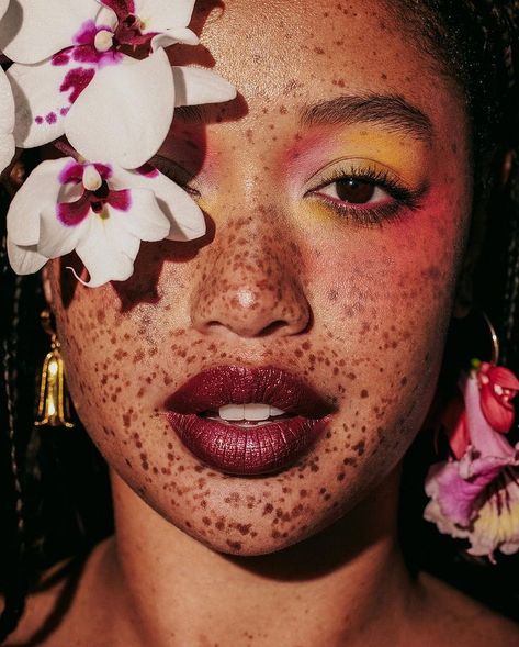 Cute Hair And Makeup, Freckle Makeup, Salem Mitchell, Shoot Moodboard, Earth Girl, Freckles Makeup, Avant Garde Hair, Beautiful Freckles, Art Makeup