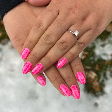 Pink Reptile Nails, Pink Snake Skin Nails, Pink Snake Nails, Snake Nails, Nail Art Trendy, Snake Skin Nails, Nail Inspired, Short Pink Nails, Print Nail Art