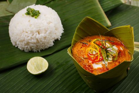 Lemongrass Paste, Coconut Fish, Cambodian Food, Khmer Food, Kaffir Lime Leaves, Kaffir Lime, Leaf Bowls, Fish Fillet, Fresh Fish