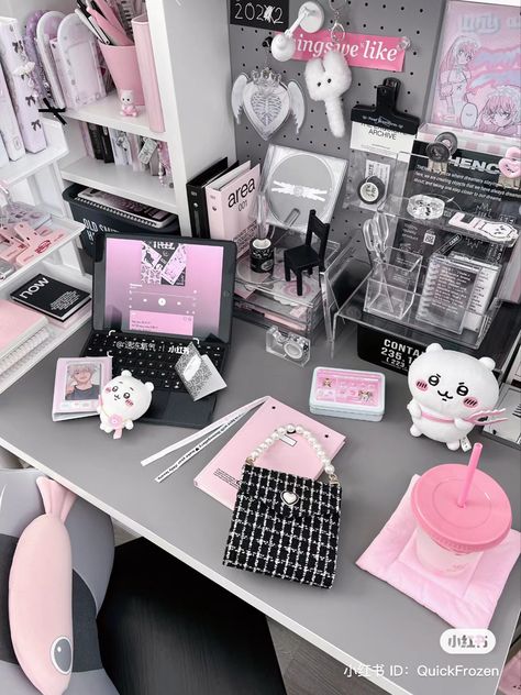 Black And Pink Gaming Setup, Black Aesthetic Room, Ig Pictures, Cute School Stationary, Bedroom Upgrade, Stationary School, Anime Room, Black Desk, White Desks