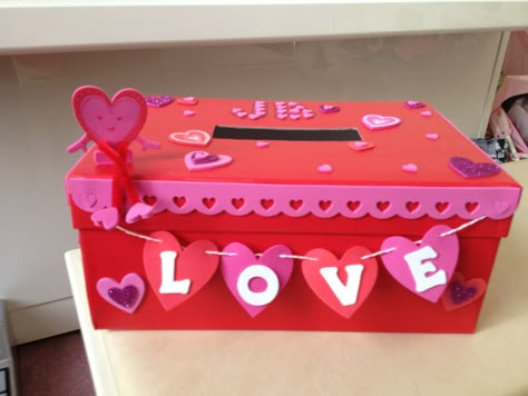 Valentine Box Card Box Valentines Day Kids, Valentines Shoe Box Ideas Girl Easy, Pink Valentine Box Ideas, Cute Valentines Boxes For School Diy Valentine's Day, Diy Valentines Card Box For Kids, Mail Box Valentine Boxes Kids, Valentine Shoebox Mailbox Ideas, Valentines Kleenex Box Ideas, 1st Grade Valentines Box Ideas