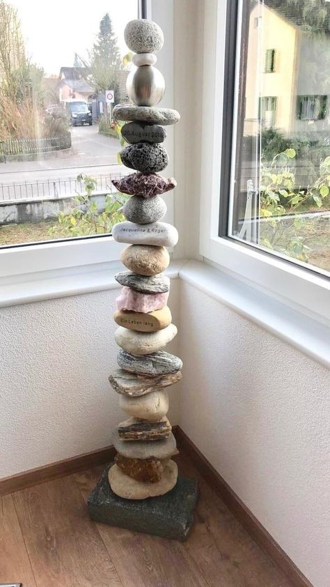 Stone Tower, Rock Sculpture, Art Pierre, Stone Engraving, Rock Decor, Front Porch Ideas, Rock Painting Designs, Stone Crafts, Garden Art Sculptures