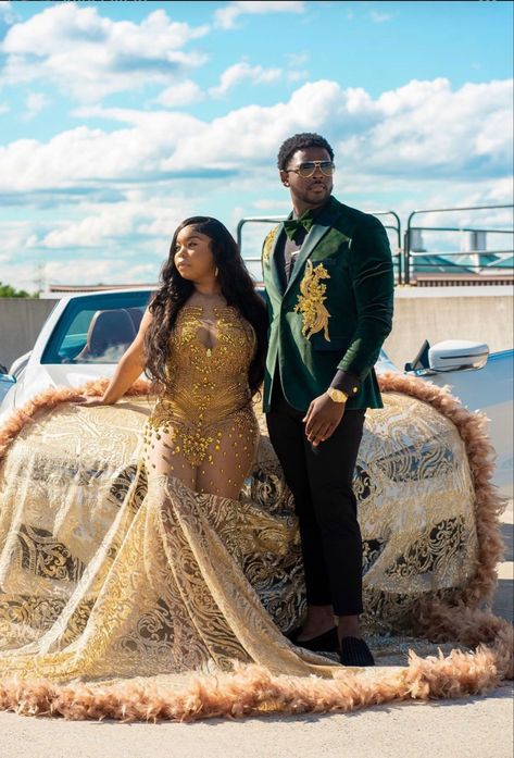 Hood Prom Dresses 2023, Green And Gold Prom Couple, Gold Prom Dress Couple, Light Green Prom Dress Black Couple, Prom 2k23 Black Couple, Gold Prom Black Couple, Yellow Prom Black Couple, Photo Dump Black, Light Blue Prom Dress Black Couple