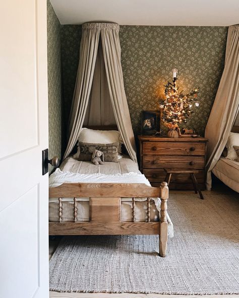 Nursery • Instagram English Cottage Girls Bedroom, Classic Girls Bedroom, Cottage Kids Bedroom, Cottage Girls Bedroom, Victorian Kids Room, Cottage Kids Room, Old House Bedroom, Vintage Girls Bedroom, Traditional Kids Bedroom