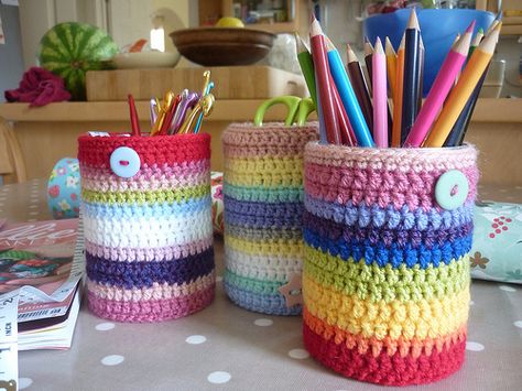 Crochet covered cans Tin Cans Ideas, Crochet Jar Covers, Jar Covers, Crochet Cozy, Crochet Home Decor, Tin Cans, Funky Junk, Pencil Boxes, Crochet Basket