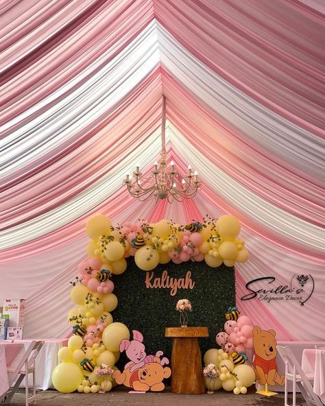 Winnie The Pooh Balloon Arch Pink, Piglet Themed Birthday Party, Whinne Pooh Baby Shower Girl, Weenie The Pooh Baby Shower Ideas Girl, Winnie The Pooh Pink Baby Shower Ideas, Baby Girl Winnie The Pooh Baby Shower Ideas, Winnie The Pooh Birthday Party Ideas Decoration, Winne The Pooh Baby Shower Girl, Winnie The Pooh Birthday Party Decor