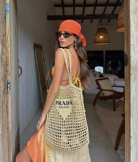 Beach Vibes 🍊@alinemarquez Summer Beach Outfit Beachwear, Cabo Outfits, Ootd Beach, Thailand Fashion, Outfit Verano, Beach Party Outfits, Summer Picture Poses, Orange Outfit, Beach Fits