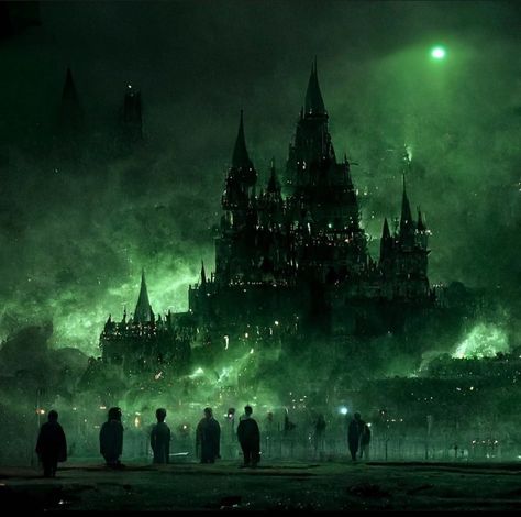 Hogwarts Train, Slytherin Wallpaper, Dark Harry, Dark Castle, Slytherin Pride, Castle Aesthetic, Slytherin Harry Potter, Images Harry Potter, Dark Green Aesthetic