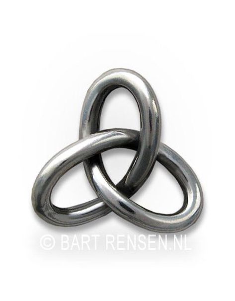 Gordian Knot - was used as a symbol for unity of the consciousness with the universe. The Gordian Knot goes on for eternity, with no beginning and no end. The three shapes represent the Holy Trinity and its union, as well as the three forces (positive, negative and neutral) that comprise the universe. It is said that the Gordian Knot can help enlighten one’s mind to see problems and difficult situations more clearly and with renewed hope and energy. Renewal Symbol, Gordian Knot Tattoo, Symbol For Trust, Union Symbol, Infinite Symbol, Life Coach Logo, Eternity Symbol, Libra Tattoo, Knot Tattoo