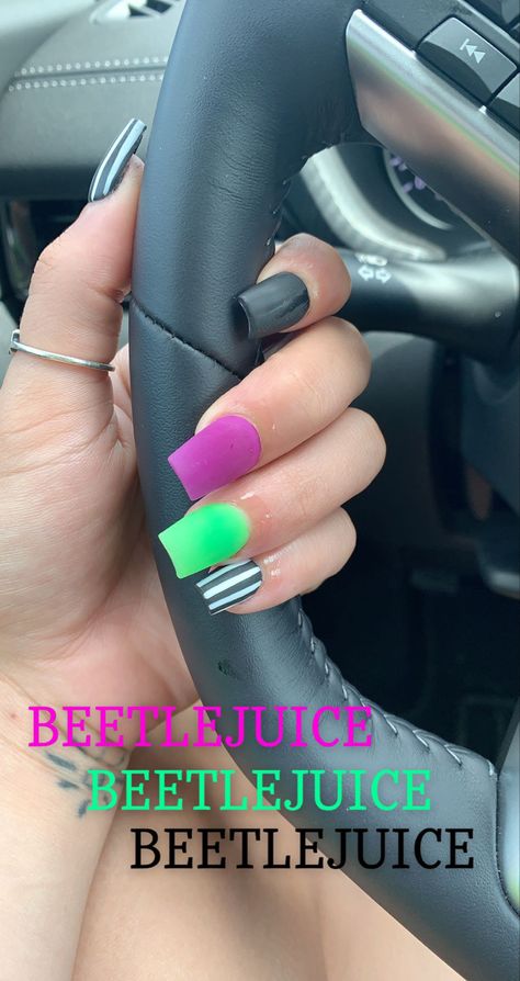 Iowa Hawkeye Nails, Beetle Juice Nails Designs, Beetlejuice Nails Square, Nettle Juice Nails, Short Beetlejuice Nails, Beetlejuice Inspired Nails, Wednesday Nails Ideas, Bettle Juice Nail Ideas, Beetlejuice Nails Short