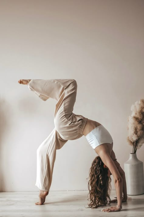 Forearm Balance Yoga, Elegant Yoga Poses, Beige Yoga Aesthetic, Yoga Editorial Photography, Neutral Yoga Aesthetic, Yoga Aesthetic Studio, Yoga Photoshoot Outdoor, Yoga Photo Shoot, Yoga Studio Photoshoot