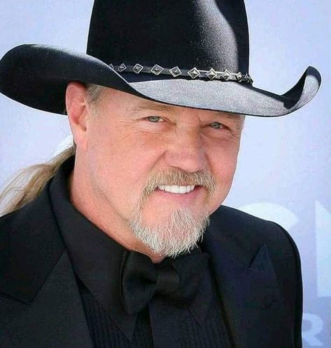 Trace Adkins Songs, Trace Adkins, Have A Wonderful Weekend, Songs Videos, His Smile, Wonderful Weekend, Early Years, Happy Friday, Cowboy