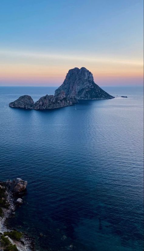 Best vacation destinations Summer In Ibiza, Ibiza Party Aesthetic, Ibiza Aesthetic Party, Ibiza Aesthetic, Ibiza 2024, Spain Ibiza, Ibiza Island, Ibiza Summer, Ibiza Travel