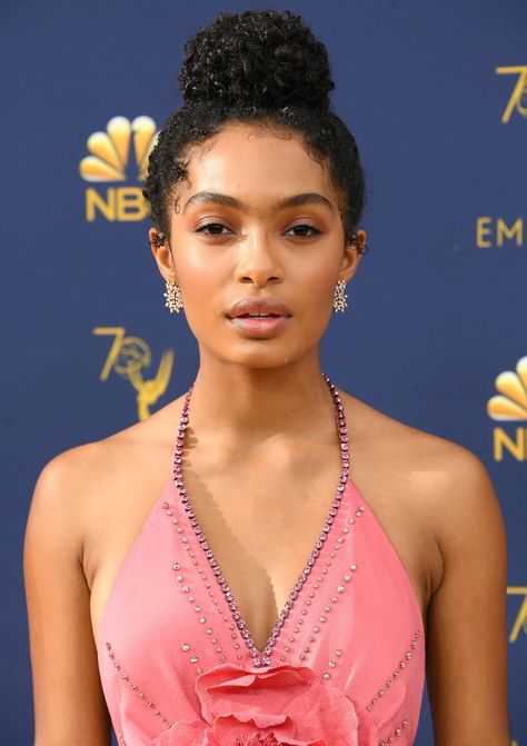 Yara Shahidi Brings Back The Unibrow ...