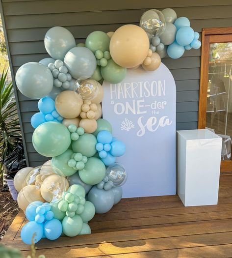 ONEder the sea 💦✨ Oneder The Sea Balloon Arch, 1st Birthday Balloon Arch, Oneder The Sea 1st Birthday, Oneder The Sea Birthday, Birthday Balloon Arch, Oneder The Sea, 1st Birthday Balloons, Arch Backdrop, Prop Hire