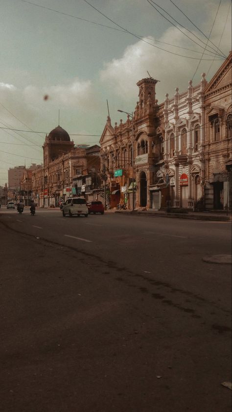 Karachi Buildings, Karachi Aesthetic, Vintage Buildings, Desi Aesthetic, Karachi Pakistan, Aesthetic Things, Art Painting Acrylic, 3d Modeling, City Lights