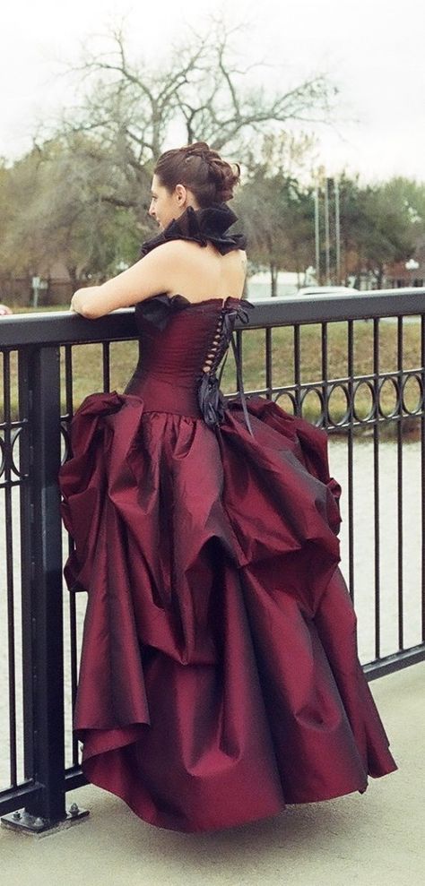 Skirt Victorian bustle skirt steampunk skirt Steampunk Bustle Skirt, Red Wedding Gowns, Moda Steampunk, Pirate Wedding, Wedding Dresses Taffeta, Gothic Mode, Prom Skirt, Mode Steampunk, Steampunk Skirt