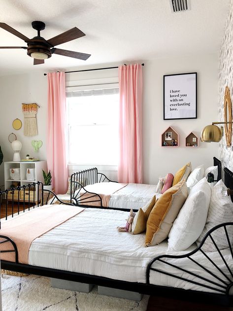 Throw Blanket Girls Bedroom Reveal - Guest Participant of the One Room Challenge - That Homebird Life Blog Shared Girls Room, Girls Bedroom Makeover, Shared Girls Bedroom, Fantasy Bedroom, Bedroom Reveal, Teen Girl Bedroom, Shared Bedroom, One Room Challenge, Girl’s Room