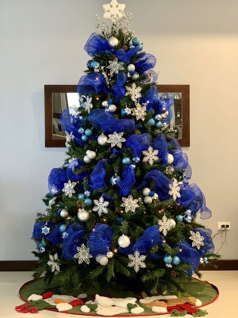 Christmas Tree Decorations Blue Silver, Royal Blue And Silver Christmas Tree, Royal Blue Christmas Tree Decoration, Christmas Tree Themes Colors Blue, Christmas Tree Decor Ideas Blue, Christmas Tree Blue Decorations, Blue And Silver Christmas Tree Ideas, Christmas Tree Ideas Blue, Royal Blue Christmas Tree