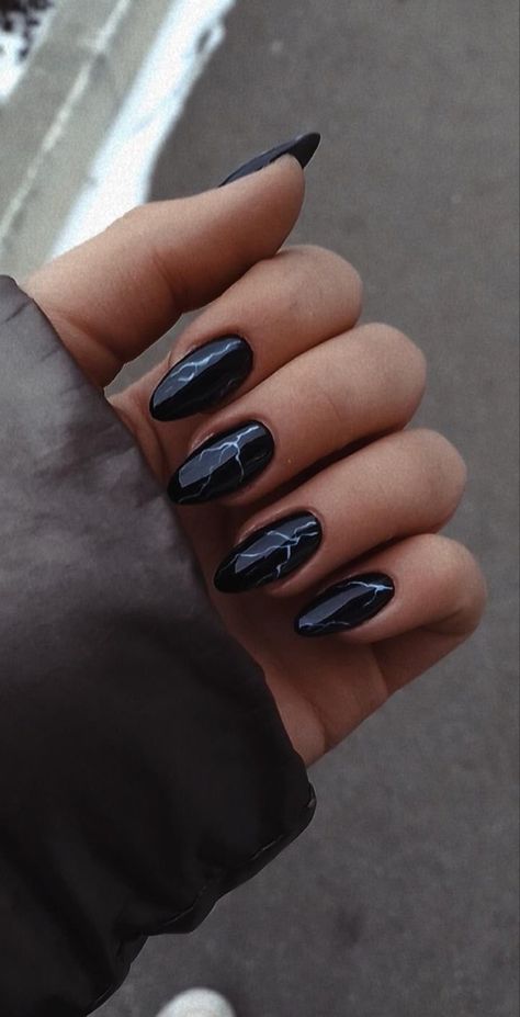 Dark Oval Nails, Dark Nails Short, Nails Inspiration Dark, Onyx Storm, Oval Nails Designs, Almond Gel Nails, Dark Nails, Alain Delon, Oval Nails