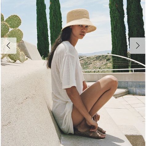 Includes (Removable) Foam Patches On Liner To Adjust Sizing. Never Worn. Style Bucket Hat, Straw Bucket Hat, Round Hat, Rancher Hat, Lack Of Color, Unique Hats, Hat Design, Woven Raffia, Bucket Hats