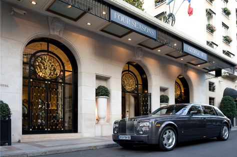 A custom-designed collaboration between Rolls-Royce, the fashion house Hermès and Four Seasons Hotel George V Paris, our Rolls-Royce Phantom perfectly encapsulates the style of the City of Lights. This hand-built, totally unique car can be yours for a day’s shopping or to simply explore this beautiful city. #FSImagination George V Paris, Armani Hotel, Hotel Exterior, Paris Vacation, Breathtaking Places, Doors And Windows, Top Interior Designers, Paris Hotels, Four Seasons Hotel