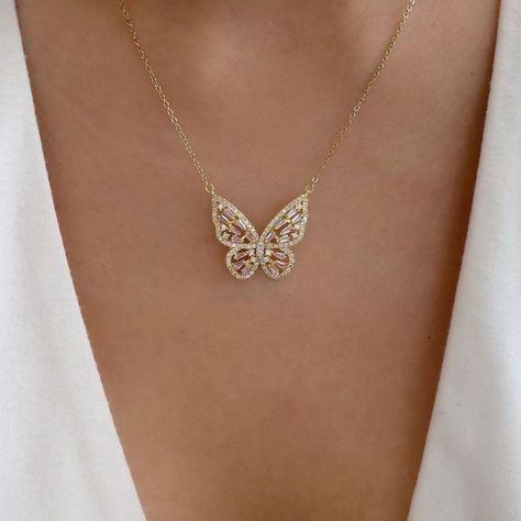 Butterfly Locket Necklace, Butterfly Locket, Diamond Flower Pendant, Creative Jewelry Photography, Gold Bridal Necklace, Fancy Jewelry Necklace, Preppy Jewelry, Diamond Necklace Designs, Gold Necklace Simple