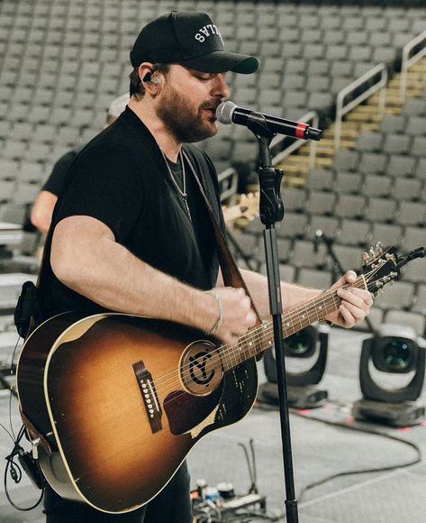 Chris Young Pictures, Young Country Singers, Chris Young Songs, Chris Young Concert, Chris Young Music, 2023 Video, Male Artists, Apple Gift Card, Chris Young