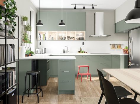 A lovely green and environmentally conscious kitchen Ikea Green Kitchen, Ikea Bodarp, Ikea Kitchen Planner, Kitchen Ikea, Kitchen Planner, Sustainable Kitchen, Kitchen Plans, Ikea Kitchen, Kitchen Cabinet Design