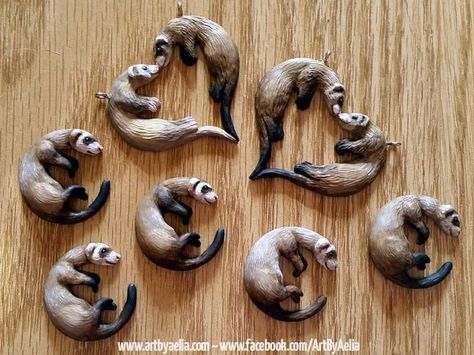 Finished painting a whole bunch of ferrets! Two of the solo ferrets and one of the ferret hearts are already spoken for, but the other pieces are available on my website :P Christmas Sculpture, Funny Ferrets, Craft Clay, Cute Ferrets, Paper Mache Sculpture, Polymer Clay Animals, Cute Polymer Clay, Polymer Clay Miniatures, Clay Animals