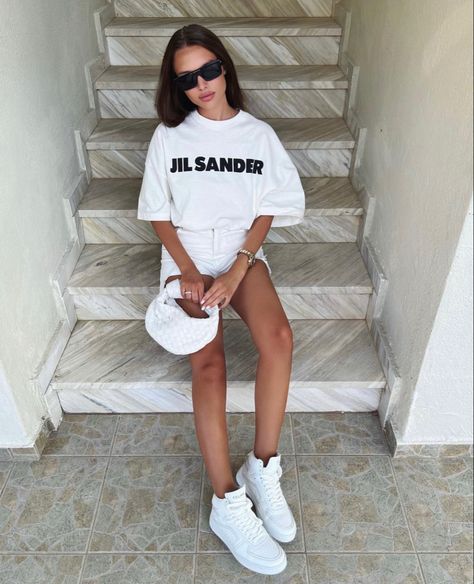 Fashion outfit stylish girl Jill sander t-shirt Celine sneakers bottega bag Jil Sander Tshirt Outfits, Jill Sander T Shirt, Celine T Shirt Outfit, Celine Sneakers Outfit, Celine Shirt Outfit, Celine Tshirt Outfit, Jil Sander T Shirt Outfit, Jil Sander T Shirt, Bottega Bag Outfit