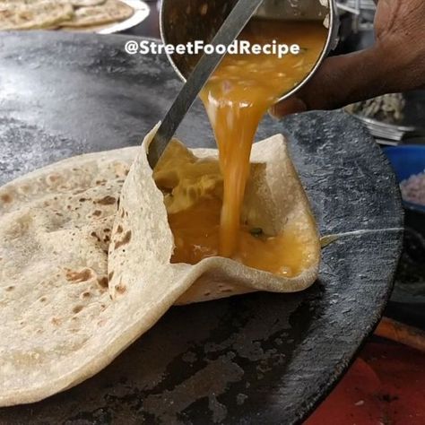 Stuffed Paratha Recipe, Egg Paratha Recipe, Egg Paratha, Stuffed Paratha, Paratha Recipe, Mumbai Food, Paratha Recipes, Desi Food, Indian Street Food