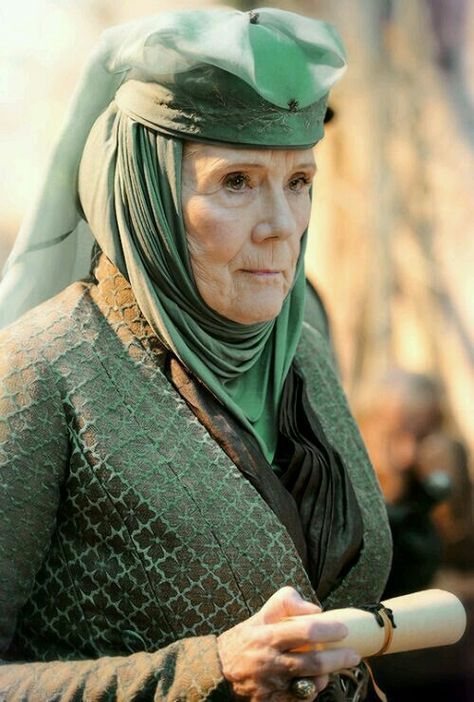 Lady Olenna, Olenna Tyrell, Diana Riggs, Game Of Thrones Facts, Game Of Thrones Costumes, Game Of Thrones Tv, Got Game Of Thrones, Game Of Thrones Quotes, Game Of Thrones Funny