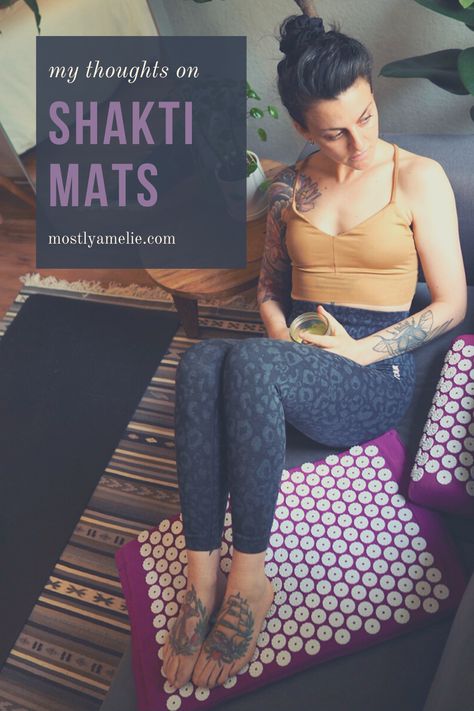 woman sitting on a sofa with an acupressure mat Shakti Mat Benefits, Acupressure Mat Benefits, Accupressure Mats, Shakti Mat, Shakti Yoga, Healing Reflexology, Acupressure Mat, Yoga Barre, Women Health Care