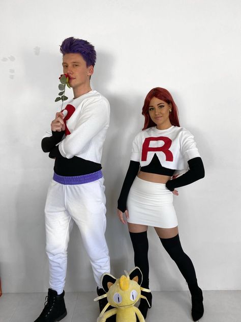 Couples Work Costumes, Couple Costumes Pokemon, Couple Pokemon Costumes, Couples Costumes Video Games, Pokemon Customes Halloween, Pokemon Team Rocket Costume, Comiccon Costume Ideas Couple, Diy Team Rocket Costume, Cartoon Halloween Costumes Couples