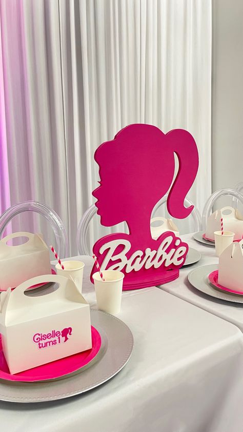 Barbie Table Decorations, 23 Bday, Dance Party Decorations, Barbie Decorations, Pink Party Decorations, Eid Crafts, Barbie Birthday Party, Birthday Decorations Kids, Barbie Theme